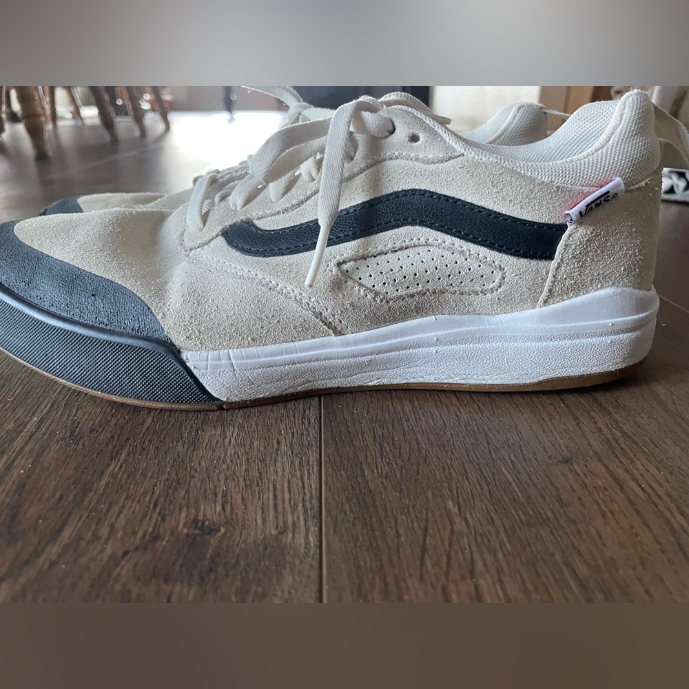 Men’s pro skate vans size 10